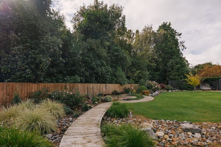 Photo of property in 38a Pohutukawa Drive, Levin, 5571
