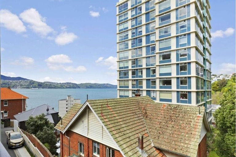 Photo of property in 1/18 Oriental Terrace, Oriental Bay, Wellington, 6011