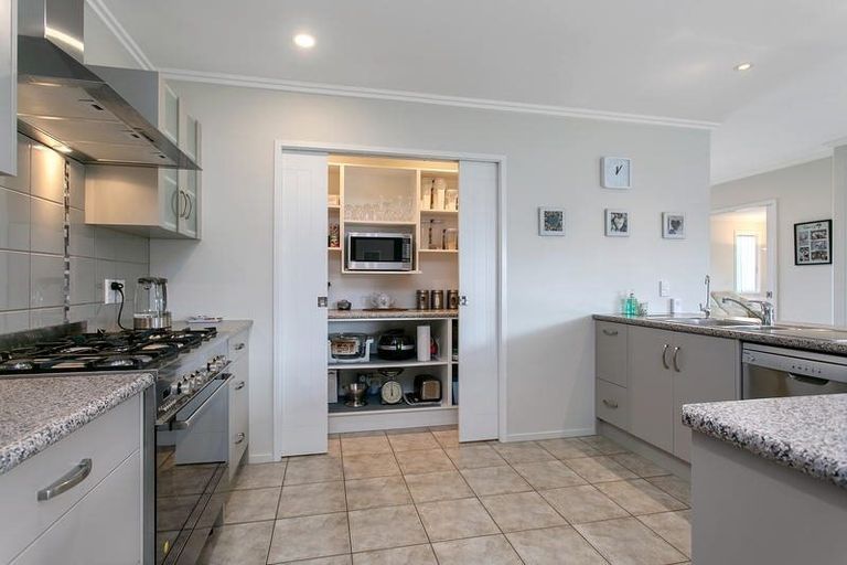 Photo of property in 19 Lilac Close, Cambridge, 3434