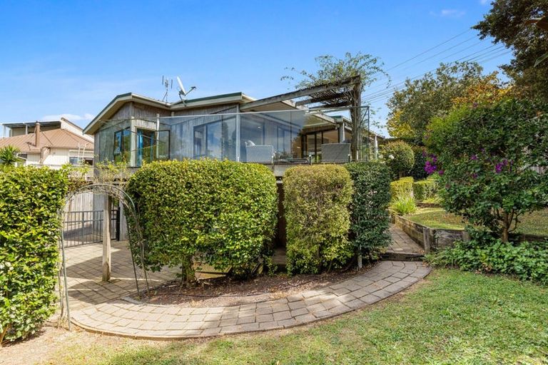 Photo of property in 1/16 Arran Road, Browns Bay, Auckland, 0630