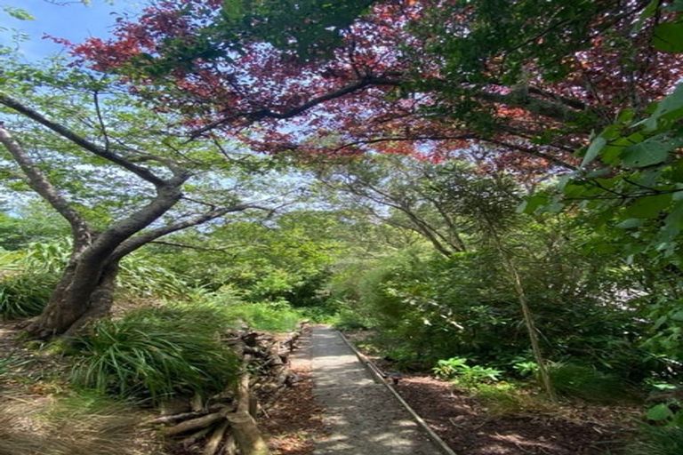 Photo of property in 64 Newlands Road, Newlands, Wellington, 6037