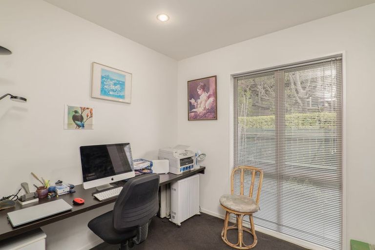 Photo of property in 29 Moncks Spur Road, Redcliffs, Christchurch, 8081