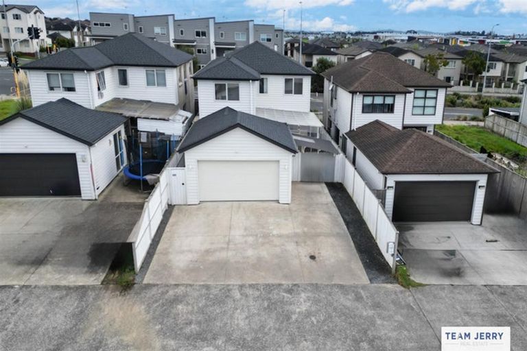 Photo of property in 3 Knockanara Drive, Flat Bush, Auckland, 2019