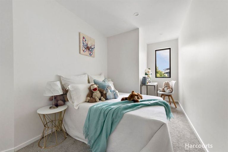 Photo of property in 2/8 Kereru Street, Henderson, Auckland, 0612