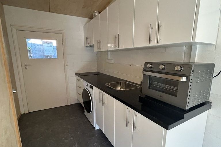 Photo of property in 4/3 Angle Street, Picton, 7220