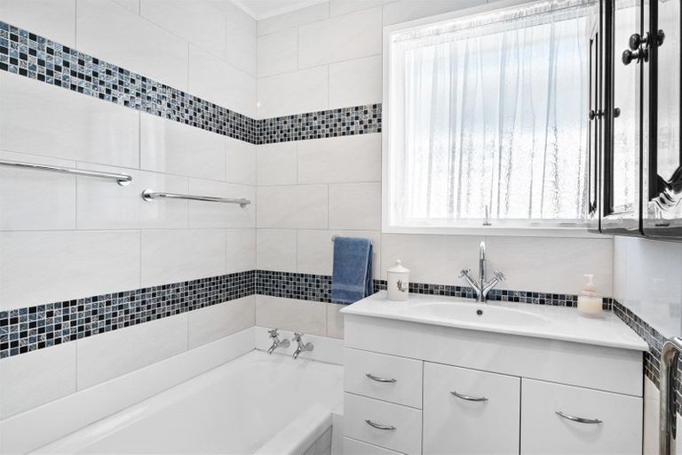 Photo of property in 38 Udys Road, Pakuranga, Auckland, 2010