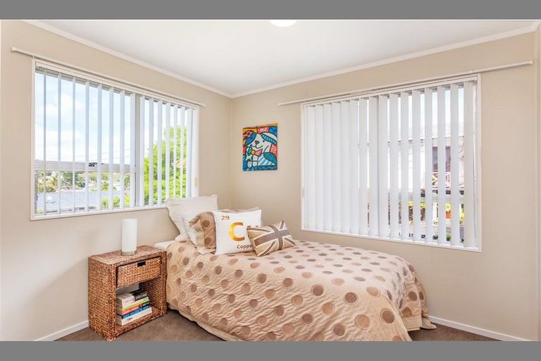 Photo of property in 51 Triangle Road, Massey, Auckland, 0614