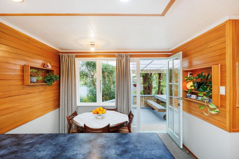 Photo of property in 24 Parkland Crescent, Terrace End, Palmerston North, 4410