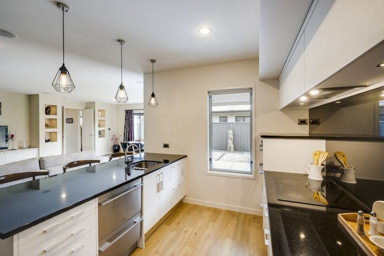 Photo of property in 72 Orotu Drive, Poraiti, Napier, 4112