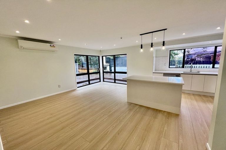 Photo of property in 3 Mimosa Place, Half Moon Bay, Auckland, 2012