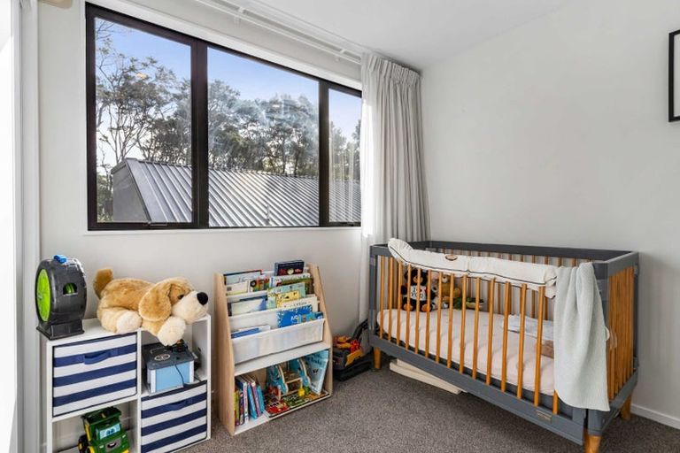 Photo of property in 23 Tokai Place, Glen Eden, Auckland, 0602