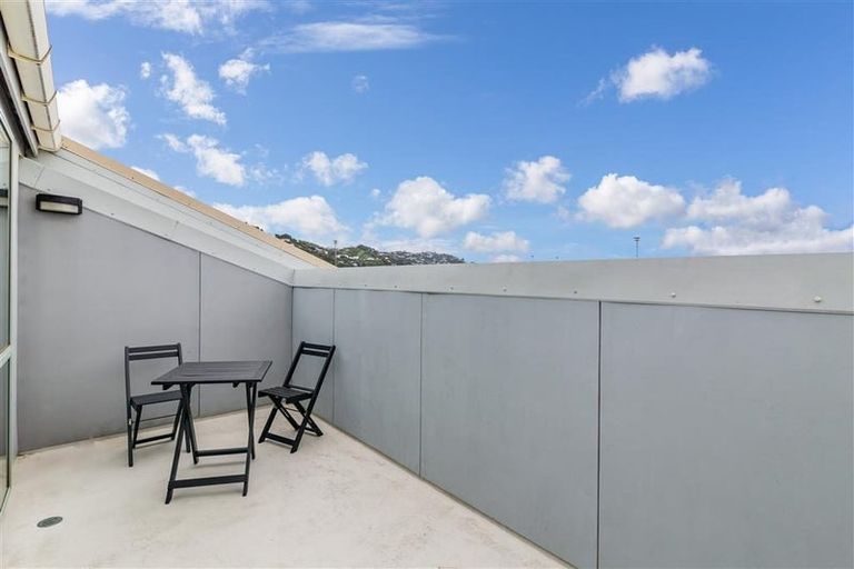 Photo of property in Metro Apartments, 220u8 Thorndon Quay, Pipitea, Wellington, 6011