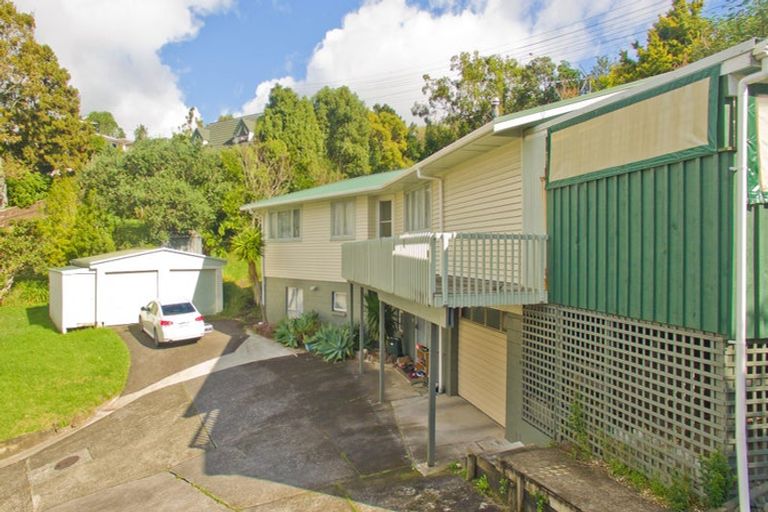 Photo of property in 16 Cypress Place, Sunnynook, Auckland, 0620