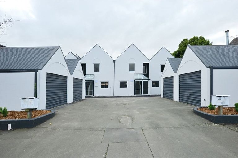 Photo of property in 3/241 Kilmore Street, Christchurch Central, Christchurch, 8011