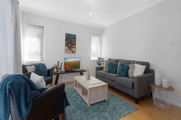 Photo of property in 25 Essex Street, Te Atatu South, Auckland, 0610