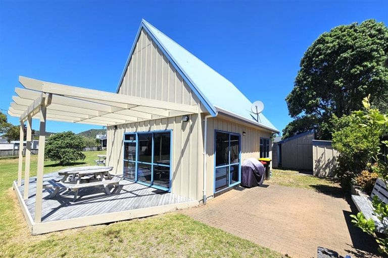 Photo of property in 135 Kowhai Avenue, Matarangi, Whitianga, 3592
