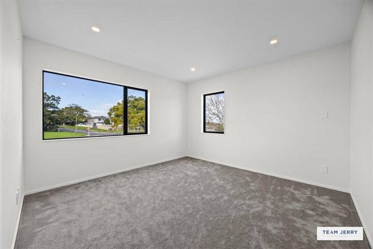 Photo of property in 339a Bucklands Beach Road, Bucklands Beach, Auckland, 2012