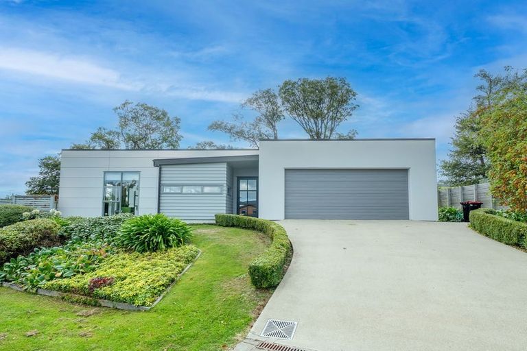Photo of property in 1 Heathfield Drive, Mosgiel, 9024