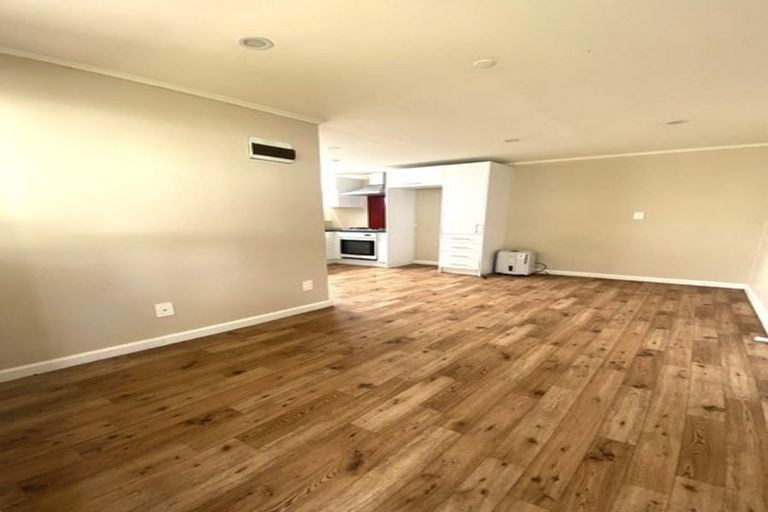 Photo of property in 42 Hargreaves Street, Mount Cook, Wellington, 6021
