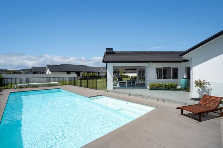 Photo of property in 12 Mike Smith Drive, Cambridge, 3434