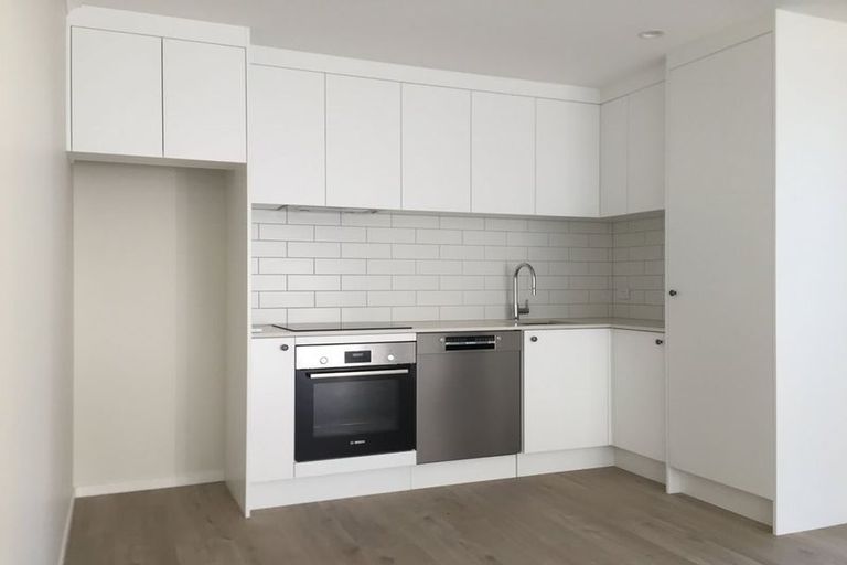 Photo of property in 20 Ridgeview Close, Red Beach, 0932