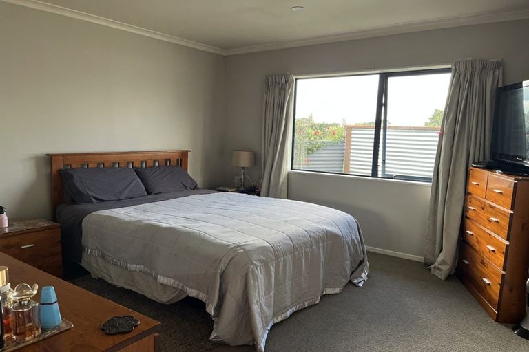 Photo of property in 32 Somerset Crescent, Highbury, Palmerston North, 4412