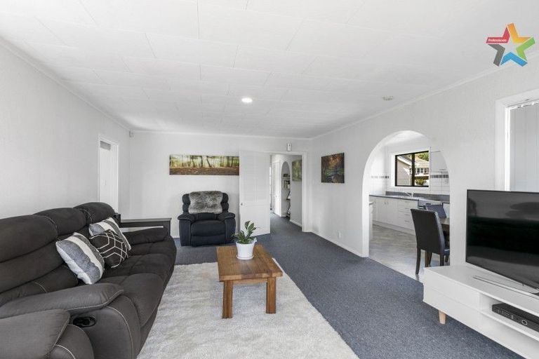 Photo of property in 195 Waddington Drive, Naenae, Lower Hutt, 5011