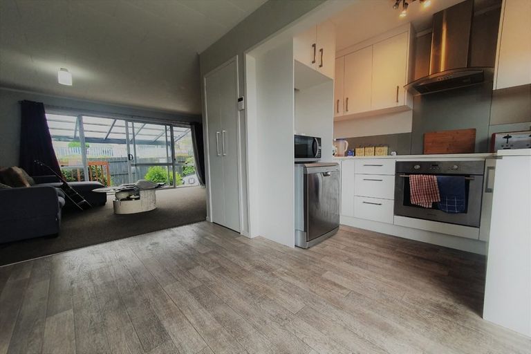 Photo of property in 1/34 Reynella Drive, Massey, Auckland, 0614