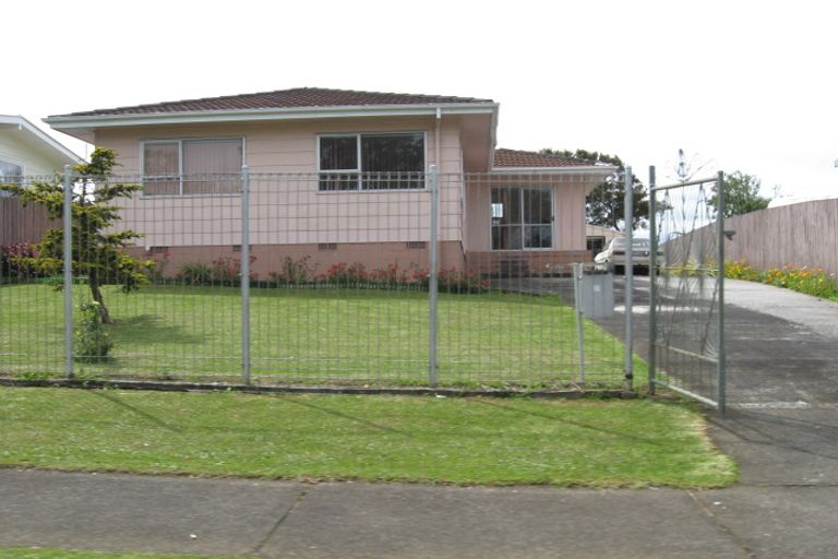 Photo of property in 5 Ilford Crescent, Mangere, Auckland, 2022