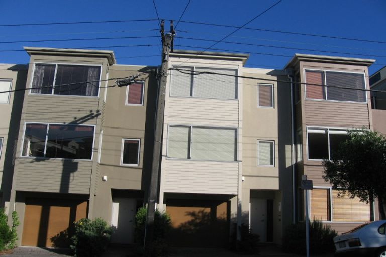 Photo of property in 17/15 Roxburgh Street, Mount Victoria, Wellington, 6011
