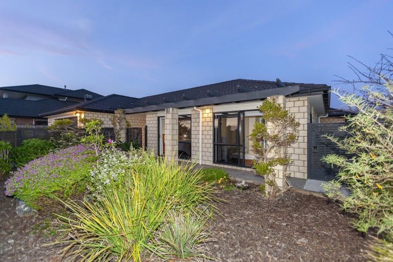 Photo of property in 4 Matuku Place, Paraparaumu Beach, Paraparaumu, 5032
