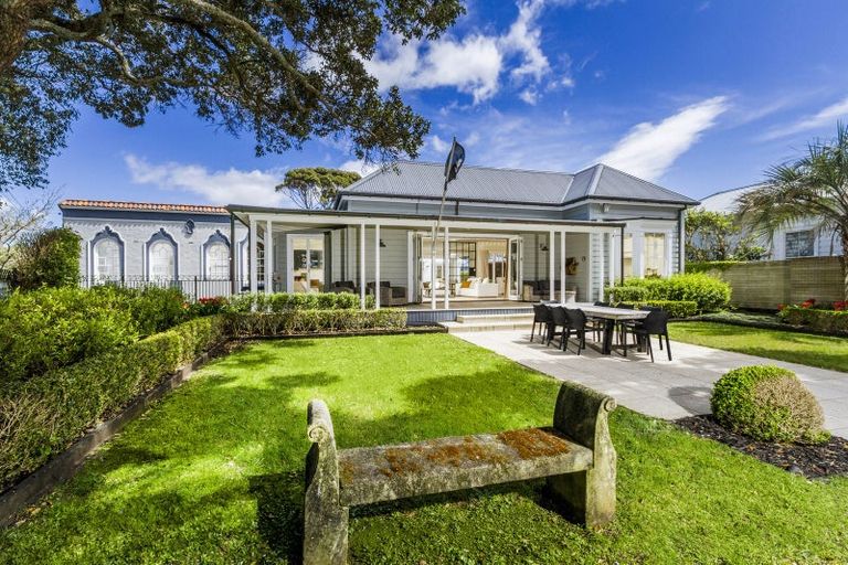 Photo of property in 33 Cheltenham Road, Devonport, Auckland, 0624