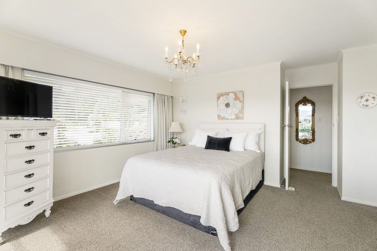 Photo of property in 76 Marellen Drive, Red Beach, 0932