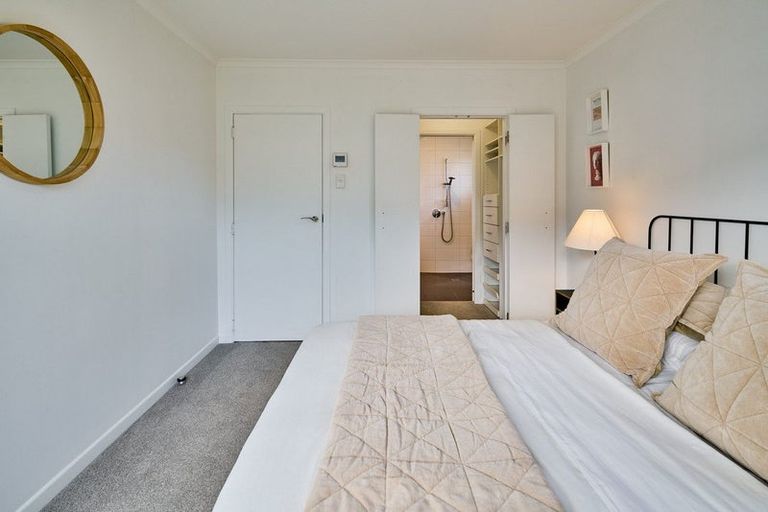 Photo of property in 3 Surrey Street, Tawa, Wellington, 5028