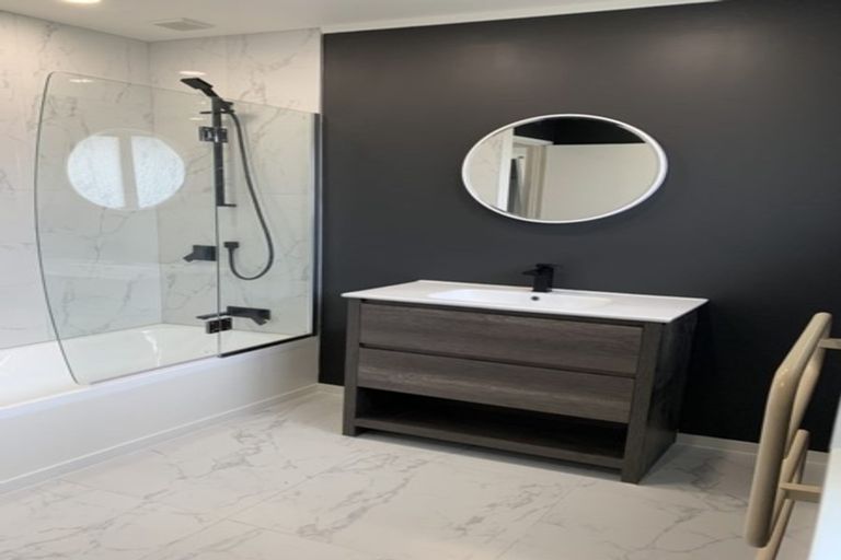 Photo of property in 50 Colwill Road, Massey, Auckland, 0614