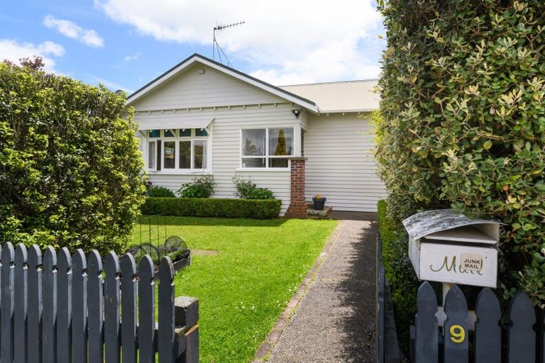Photo of property in 9 Rongopai Street, Palmerston North, 4414
