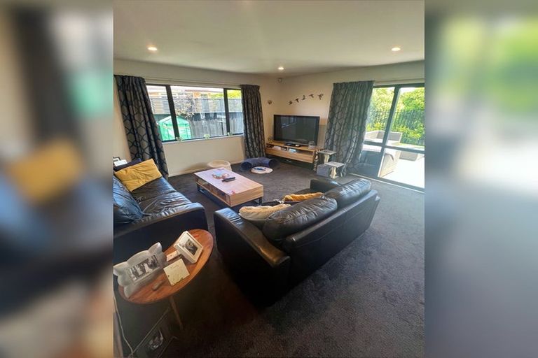 Photo of property in 2/4 Tintagel Lane, Burwood, Christchurch, 8083