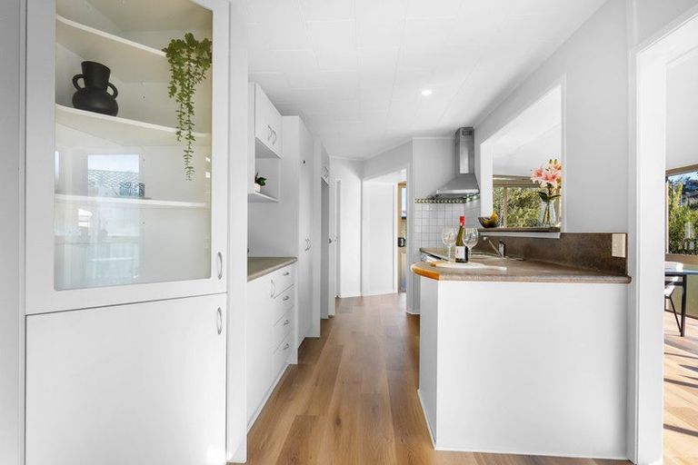 Photo of property in 63 Awaruku Road, Torbay, Auckland, 0630