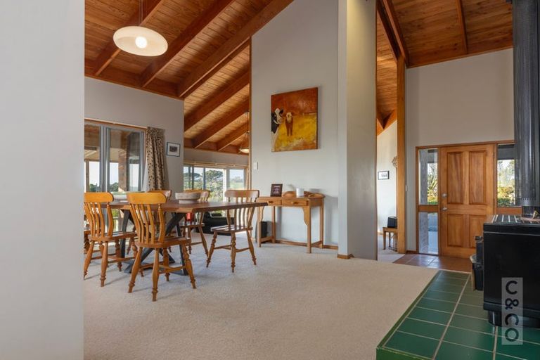 Photo of property in 457 Kiwitahi Road, Helensville, 0875