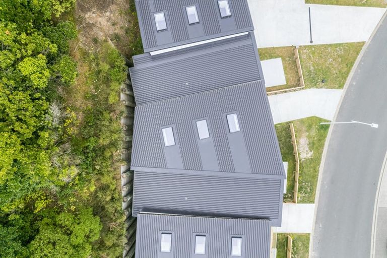 Photo of property in 4 Tradewinds Drive, Whitby, Porirua, 5024