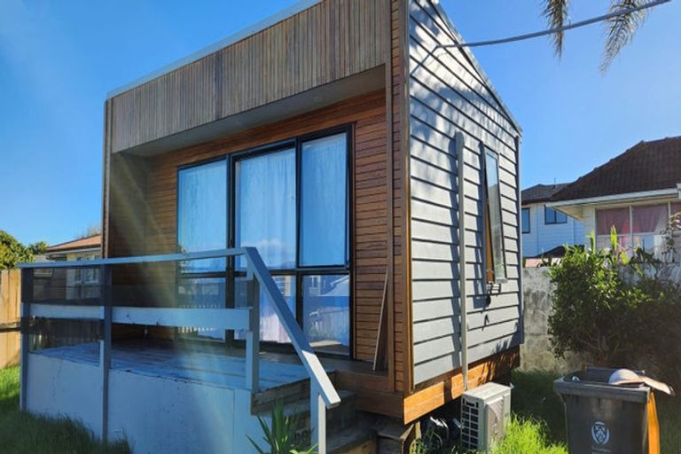 Photo of property in 505 Massey Road, Mangere, Auckland, 2022