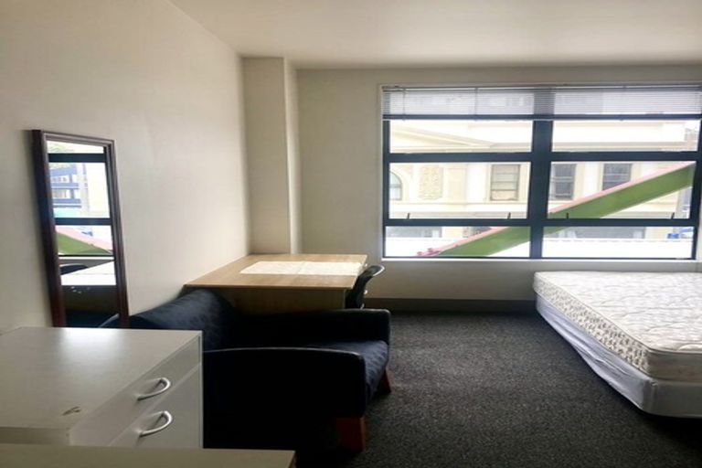 Photo of property in Urbane Apartments, 7/29 Webb Street, Mount Cook, Wellington, 6011