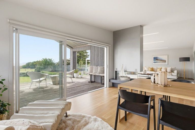 Photo of property in 1025 Papamoa Beach Road, Papamoa Beach, 3118