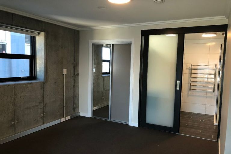 Photo of property in Frame Apartments, 901/111 Molesworth Street, Thorndon, Wellington, 6011