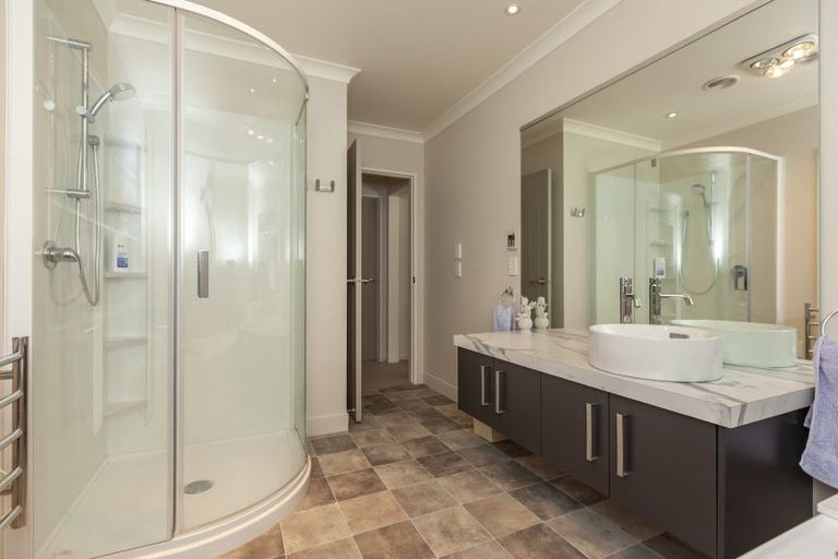 Photo of property in 4 Matuku Place, Paraparaumu Beach, Paraparaumu, 5032