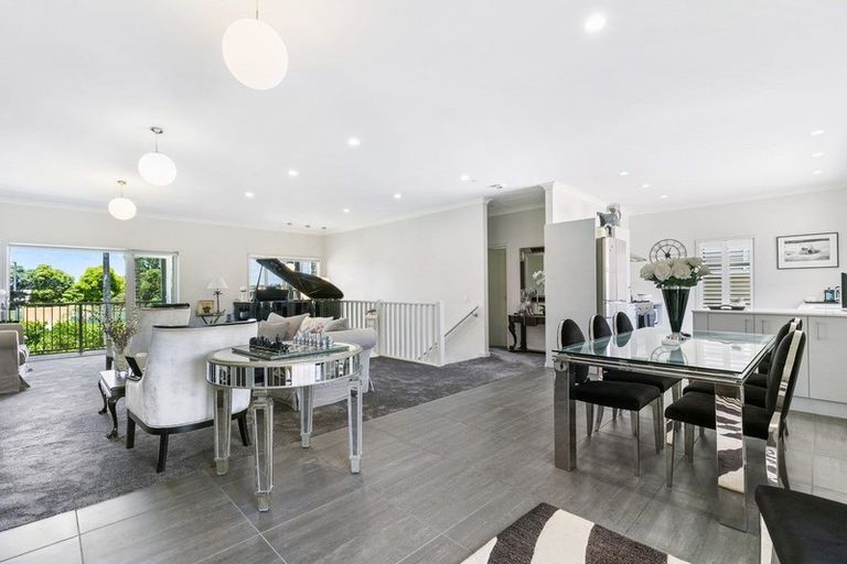 Photo of property in 4 Puriri Boulevard, Orewa, 0931