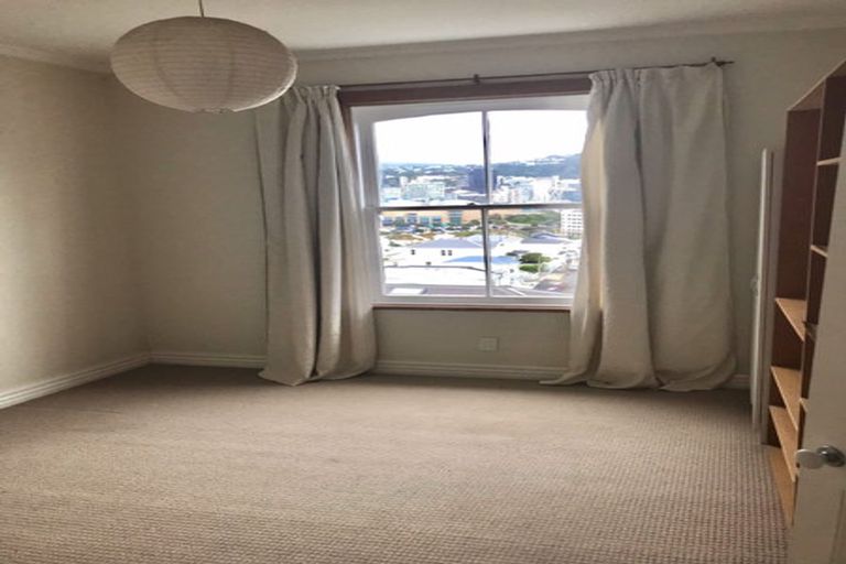 Photo of property in 5 Vogel Street, Mount Victoria, Wellington, 6011