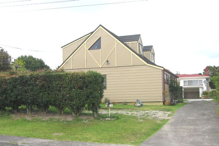 Photo of property in 1/31 Sunnyfield Crescent, Glenfield, Auckland, 0629