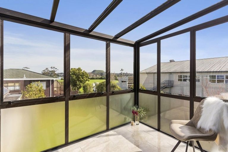Photo of property in 14 Steeple Rise, Pakuranga, Auckland, 2010