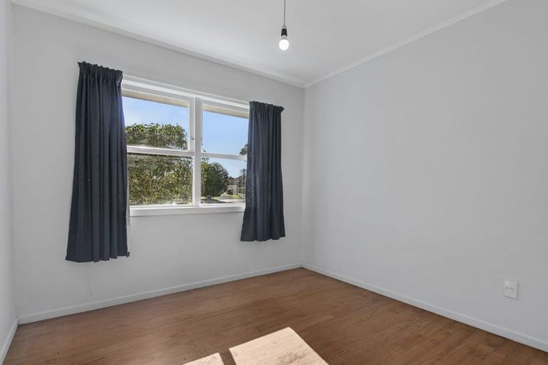 Photo of property in 40 Hereford Street, Te Atatu Peninsula, Auckland, 0610